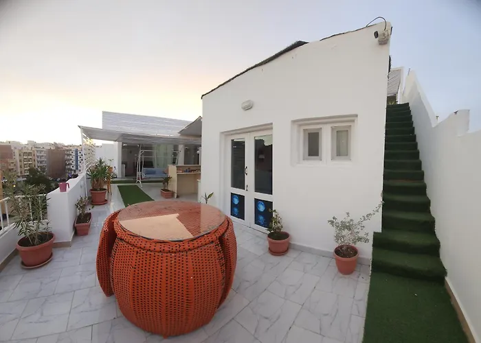 White Roof - Hostel