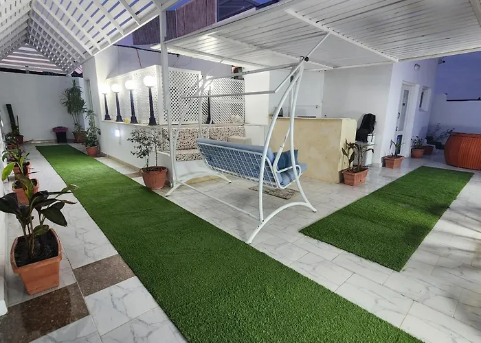 White Roof - Hostel