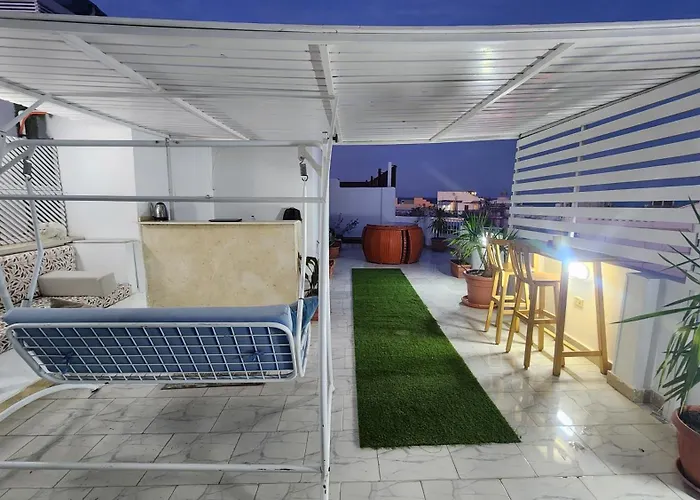 White Roof - Hostel *