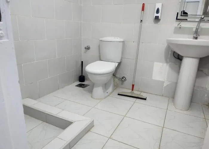 White Roof - Hostel