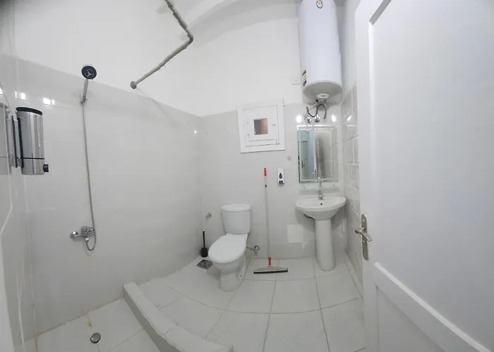 Hostel White Roof -