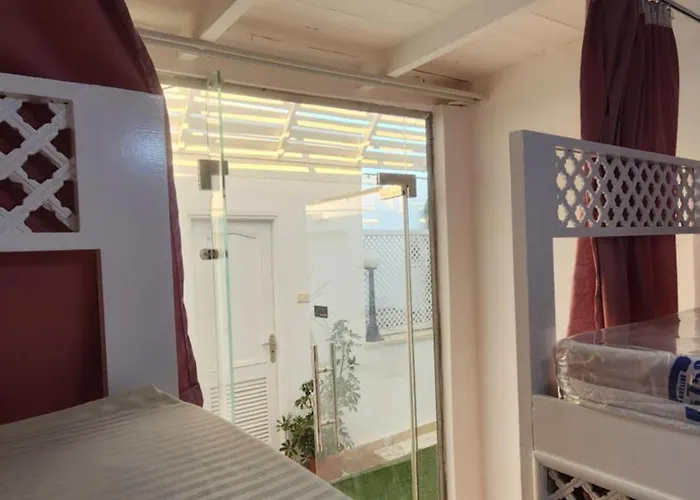 White Roof - Hostel