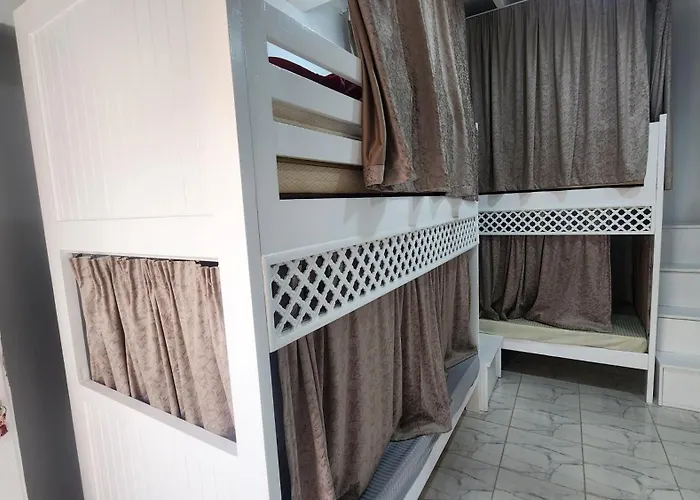 White Roof - Hostel