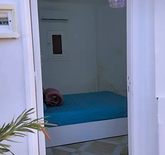 White Roof - Hostel *